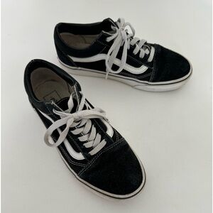 Vans Old Skool Shoe in Black size W 6.5 M 5